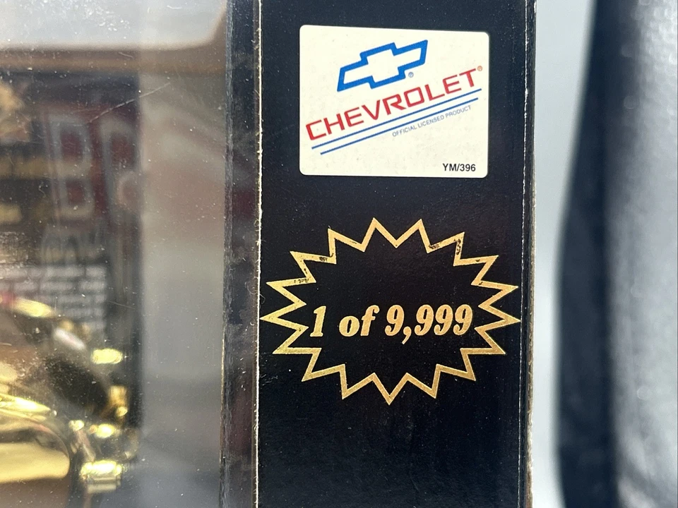 Chevrolet Corvette 1957 1/18 Road Signature oro 24 k Yat Ming 92017; Foto 3 de 4