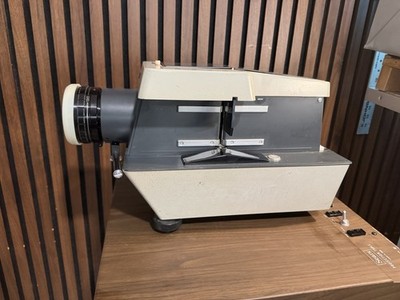 VTG Rollei P11 Dual-Format Slide Projector Set w/ Case, Storage, Manual, Remote