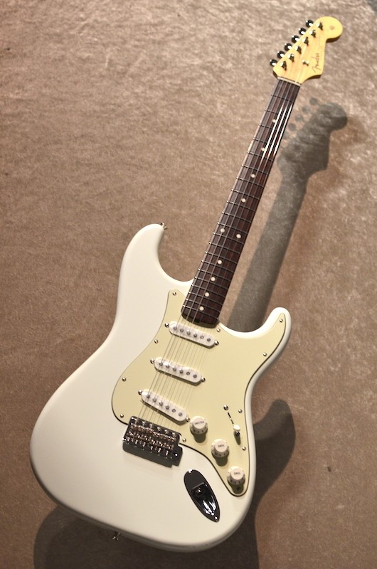 ギター Fender Japan 60s Stratocaster, White Fender FSR Made in Japan Traditional 60s Stratocaster