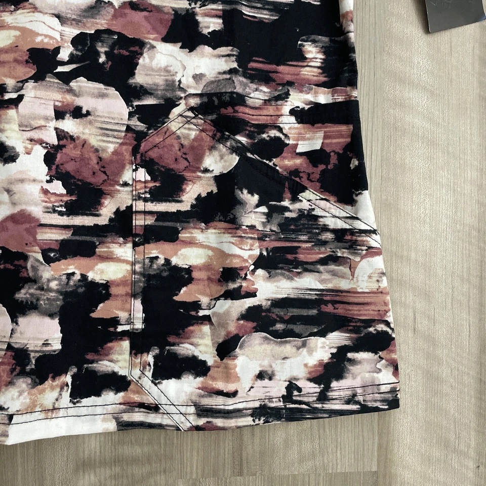 NWT! Dickies Women's Scrubs V Neck Print Top Size S Small Neutral Camo Medical - Image 3 of 4