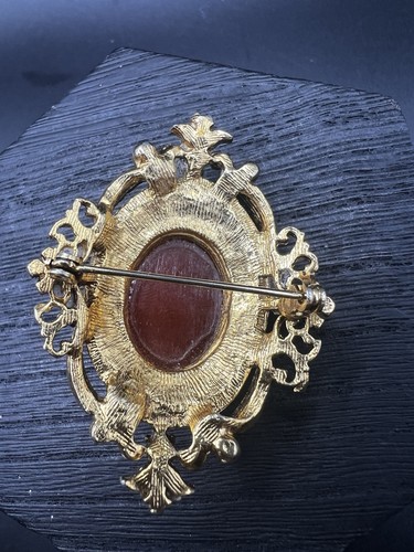 Vintage Unsigned FLORENZA Carnelian Cabochon Faux Pearl Gold Pin Brooch - Picture 8 of 8