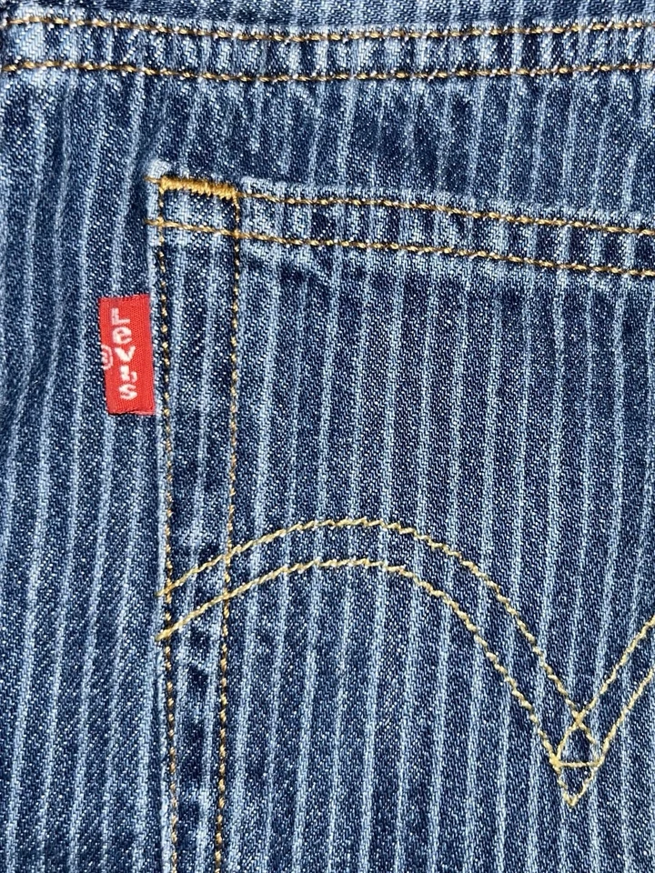 Pantalones cortos de mezclilla Levi’s 501XX para mujer con botones a rayas tiro alto azul oscuro talla 29 Foto 3 de 4