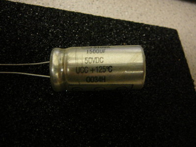 Condensatore Radiale Philips MAL216556101E3 100uF 25V 125°C New In