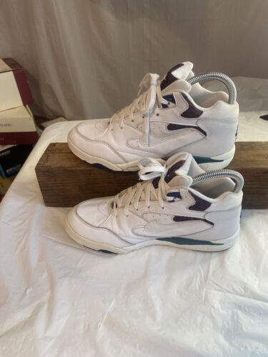 Women's Nike Air Vintage White Lace Up Tennis Shoes-SIze 8.5-Great Cond - Picture 2 of 9