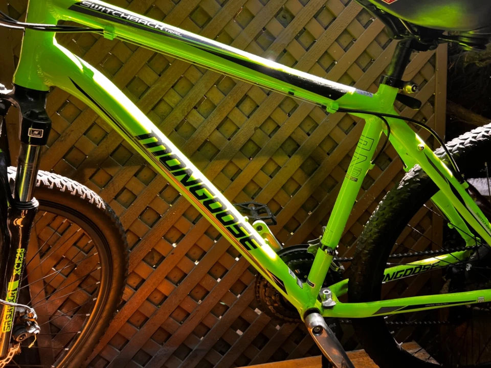 Bicicleta de montaña Mongoose Switchback Comp Expert Sport Trail verde Foto 3 de 4