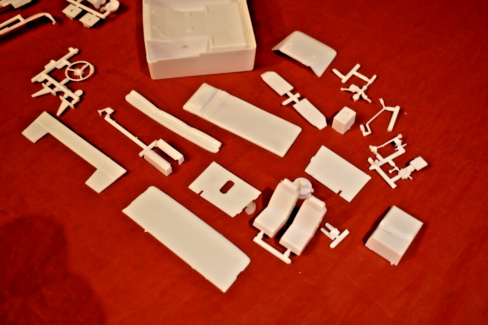 AMT Mack Cruise-Liner Cab Interior and Glass Parts 1/25