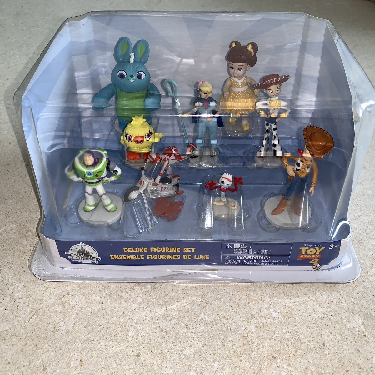 new Disney Store toy story 4 deluxe figurine set chatacter