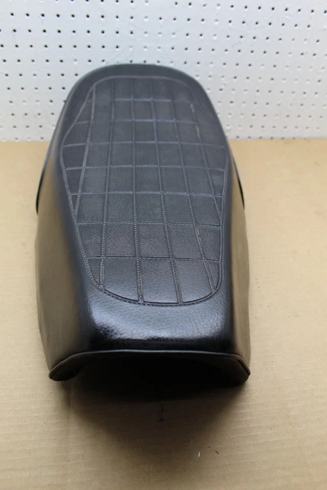 Asiento de sillín Kawasaki F11 F11-A F11-B F11M 1973-1975 OEM 53002-050 Foto 4 de 4