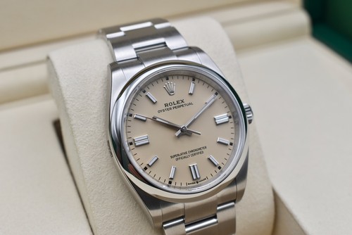 Rolex Oyster Perpetual 36 'Beige' | Stainless Steel | 126000 | 2025 Release - Picture 3 of 13