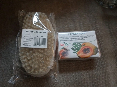 Body Bürste mit afrikanischer Papaya Seife neu