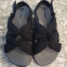 Clarks Cloudsteppers Arla Meg Sandal in Black