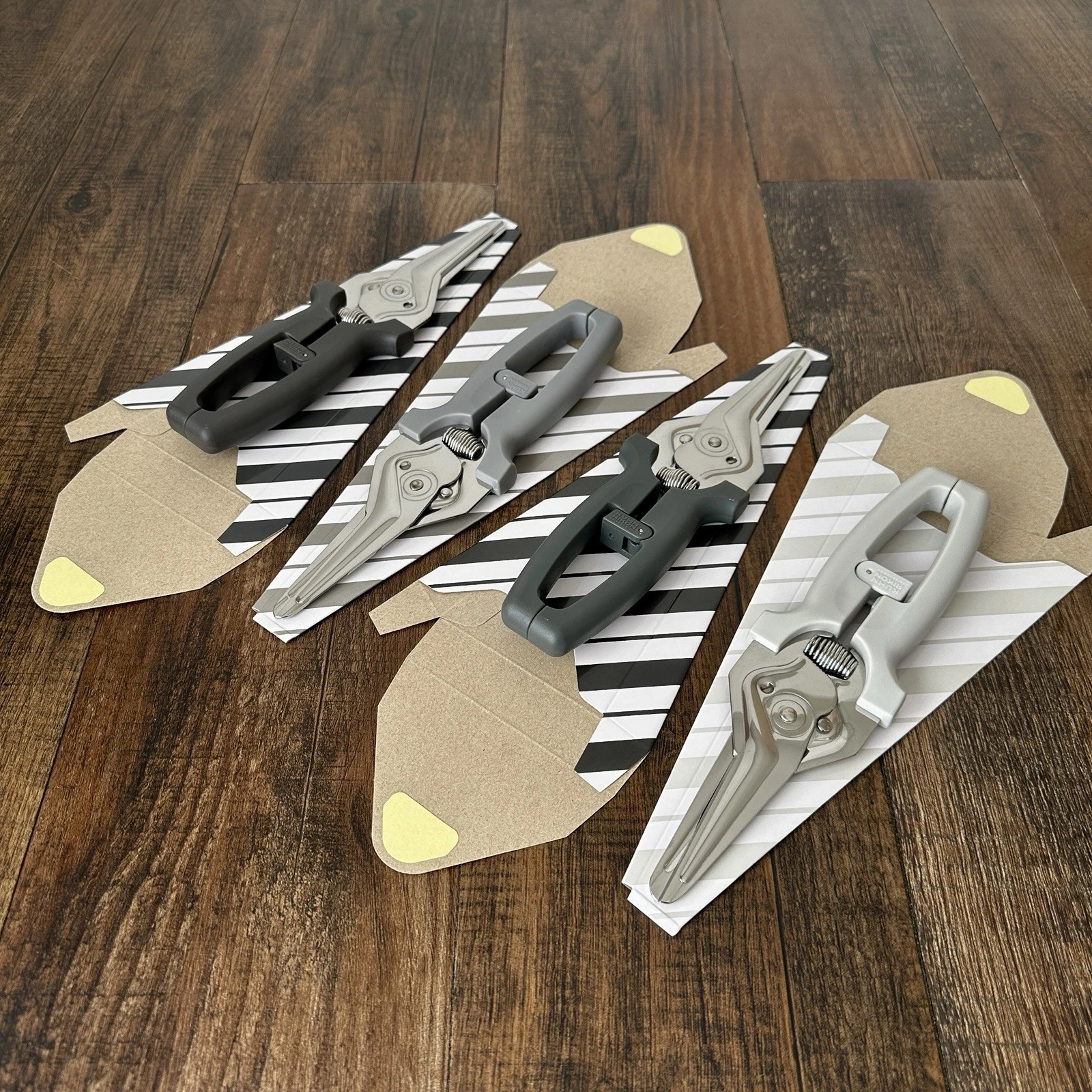 Set of 4 Kuhn Rikon Kitchen Shears / Scissors / Snips New GREY SCALE
Opens in a new window or tab