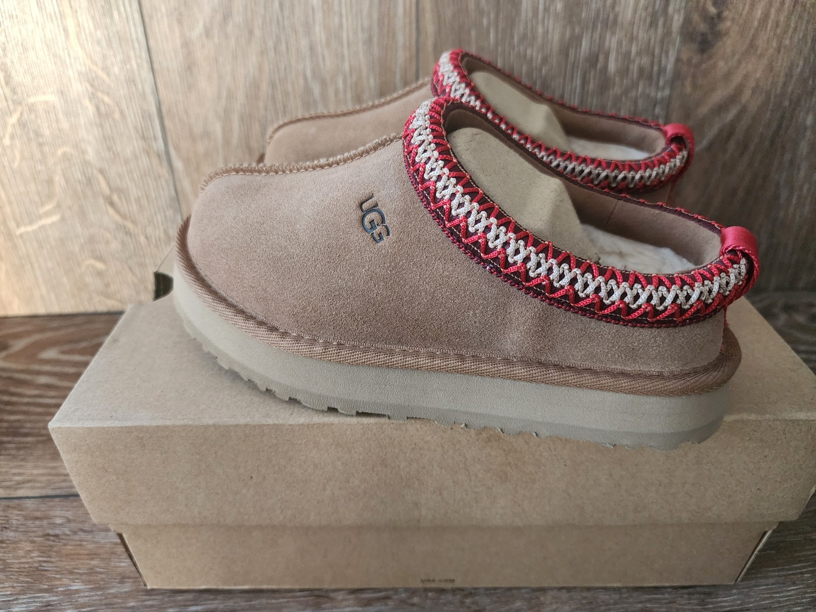 UGG Tazz Kids Size 13 Chestnut Suede Sheepskin Lining Slippers