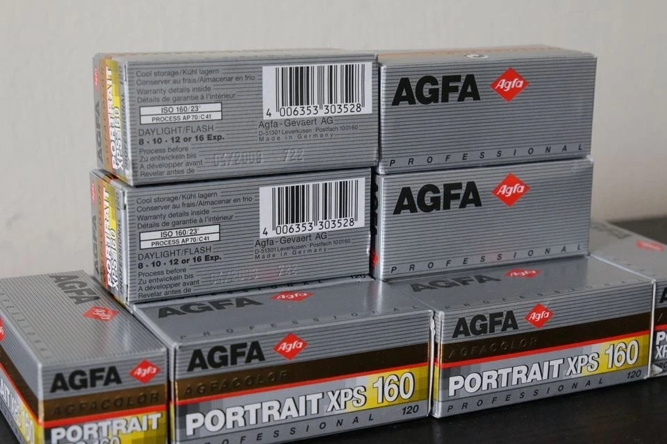 Agfa Agfacolor Portrait 160 Professional 120 XPS 160 Expired 04/2003 - Image 2 of 3