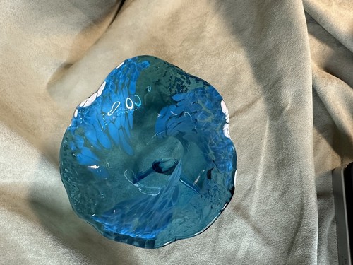Vintage Art Glass Hand Blown Splatter Glass Blue White Cornucopia Vase 5”T - Picture 6 of 9