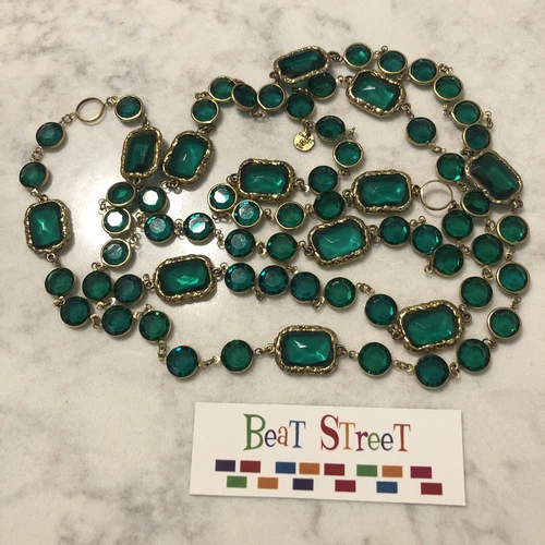 Vintage CHANEL Gripoix Glass Emerald Crystal Chicklet Sautoir Statement Necklace