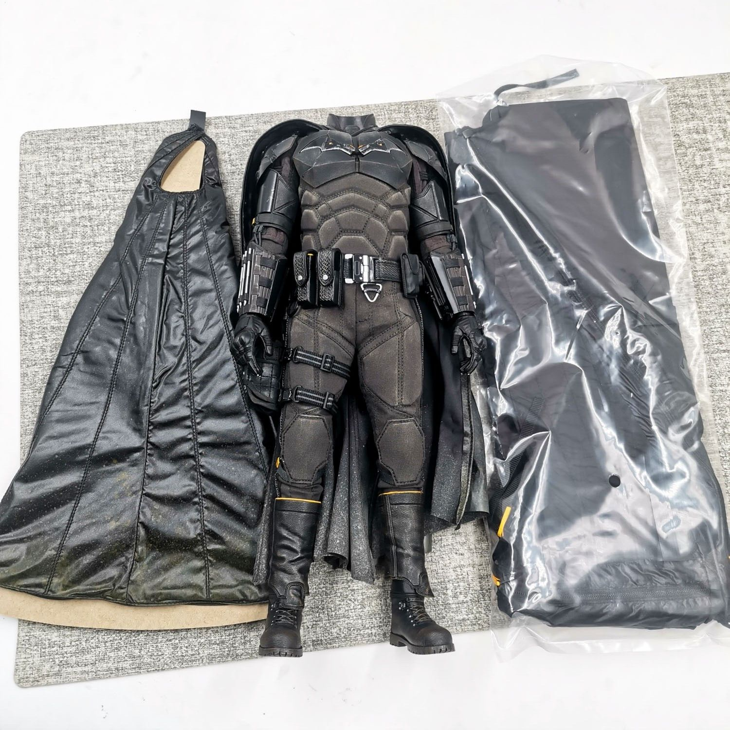1/6 Hot Toys MMS639 Figure's Body Cape HT Batman Collectible