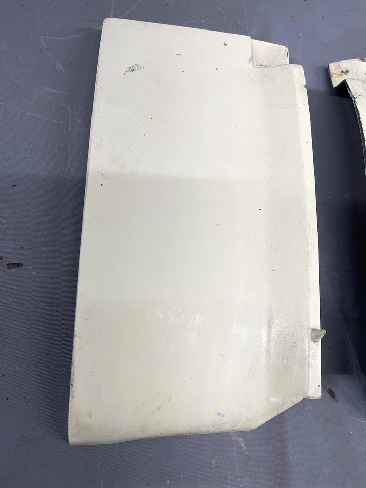 1977-1979 Cadillac Deville para-lama dianteiro extensão para-choque enchimento moldura acabamento fabricante de equipamento original - Imagem 2 de 4