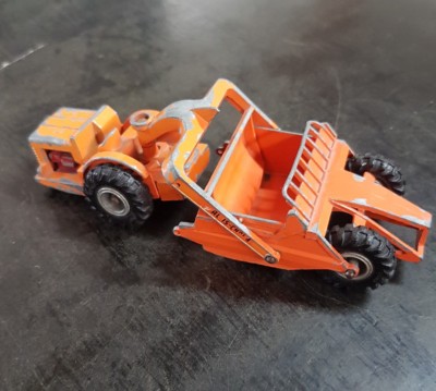 MATCHBOX SERIES KING SIZE, ALLIS - CHALMERS MOTOR SCRAPER, LESNEY