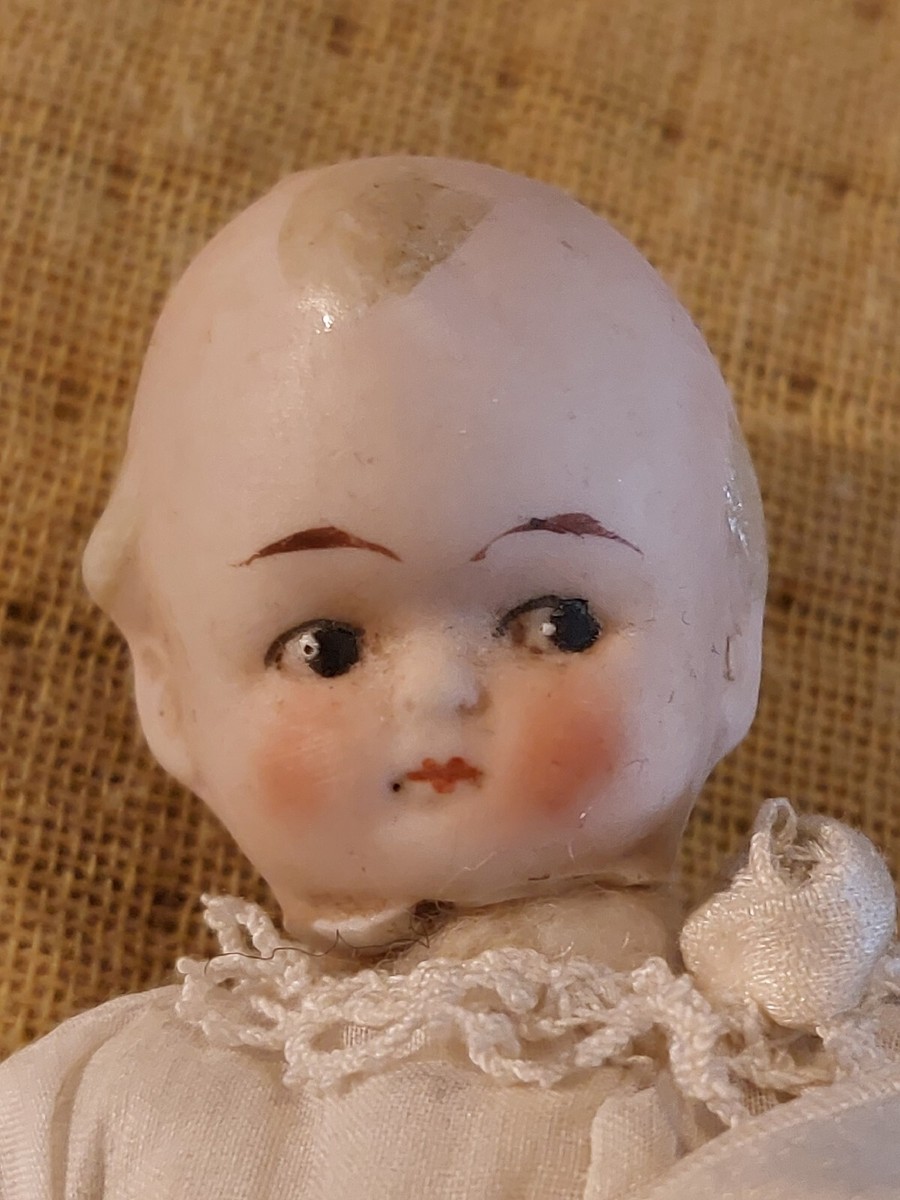 Ancienne Petite Poupée En Biscuit – Mignonette – Hauteur 16,5 Cm