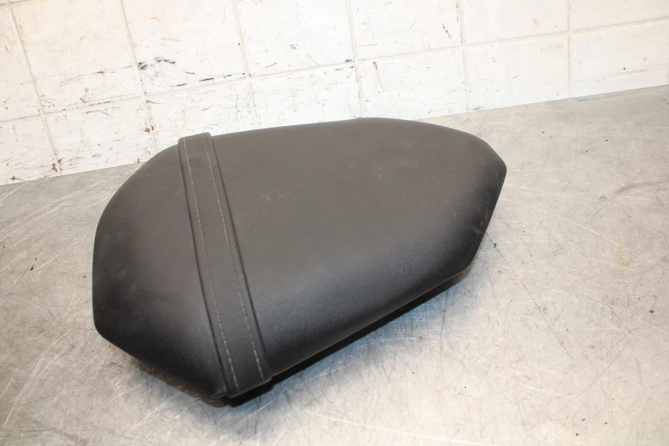 2015 Yamaha FZ07 REAR BACK PASSENGER TANDEM SEAT PAD SADDLE PILLION BB531 - Image 4 of 4