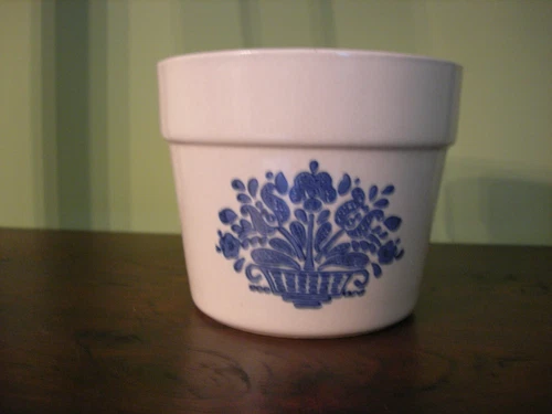 Pfaltzgraff Yorktowne Flower Pot Planter Made in USA FTD 1982