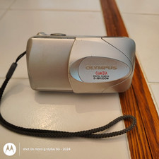 Olympus CAMEDIA D-560 ZOOM 3.2MP Compact Camera Silver 3x/10x Zoom USB
