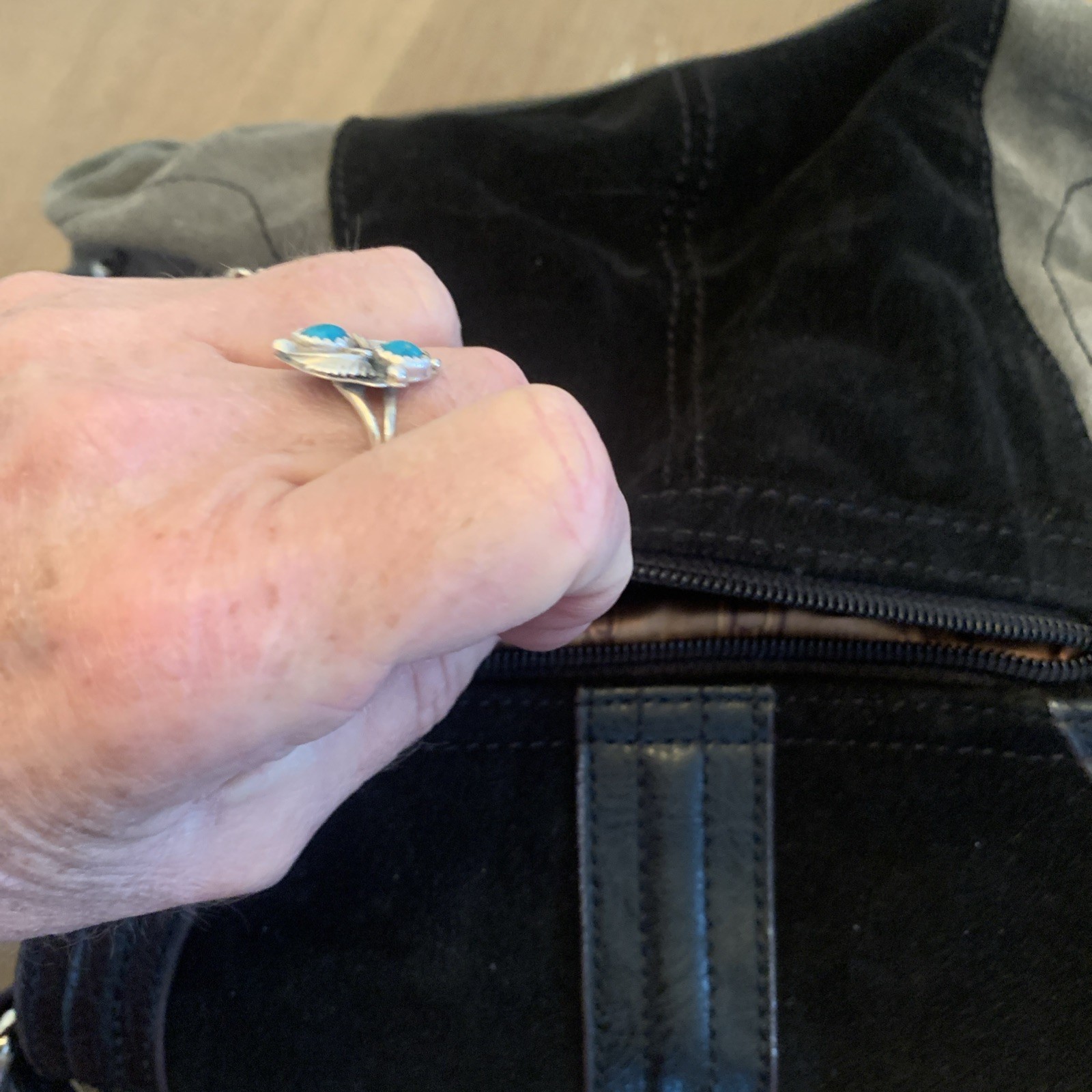 Tignanello patchwork suede 100 % leather crossbod… - image 8