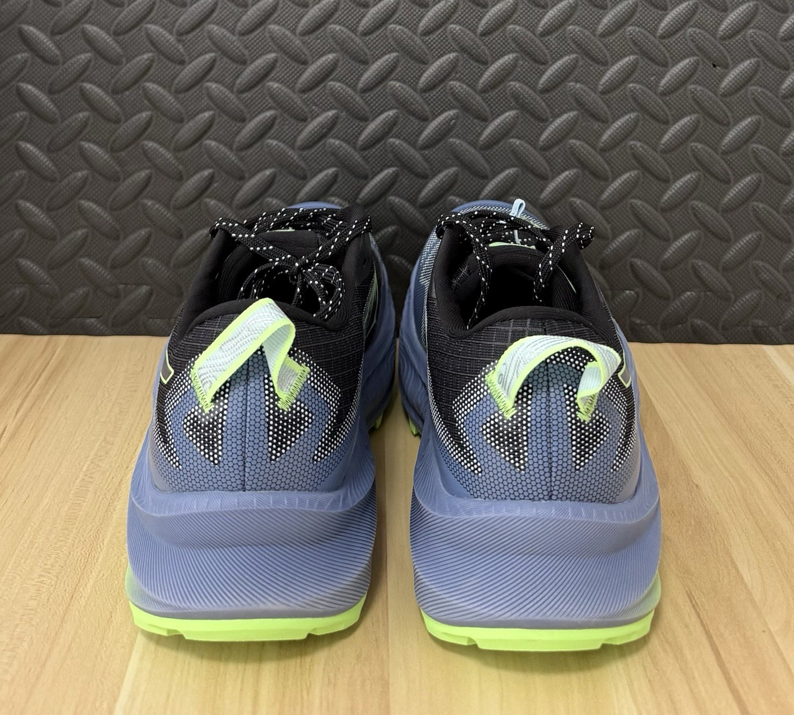 ASICS Trabuco Max 3 Black Illuminate Green Trail Running Shoes Mens Size 9 thumbnail 4