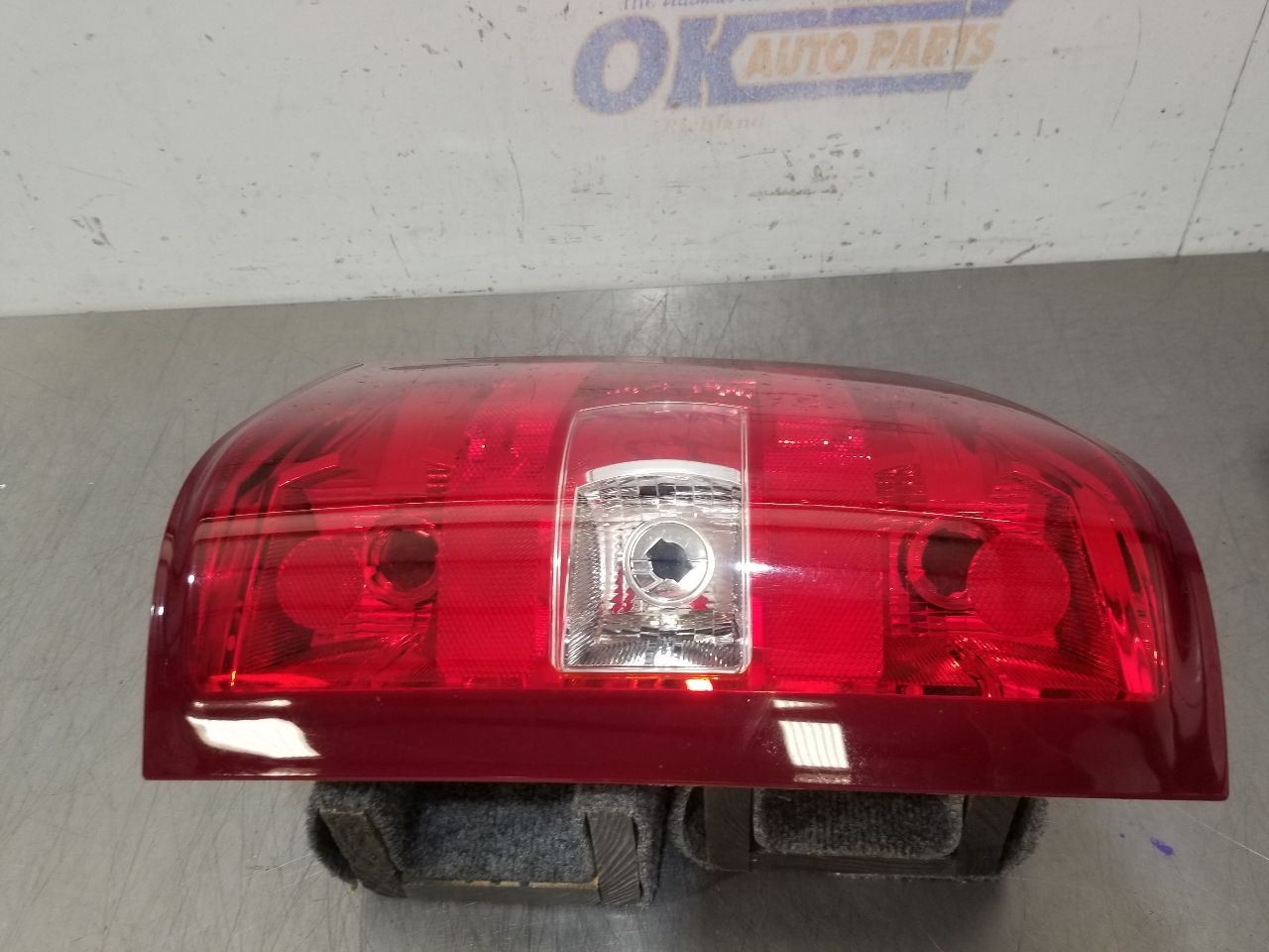10 2010 CHEVY SILVERADO 1500 TAIL LIGHT LAMP LEFT DRIVER