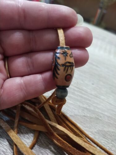 Sonaglio sciamano conchiglia di cowrie tigre leopardo fatto a mano. Nativi americani - Foto 2 di 10