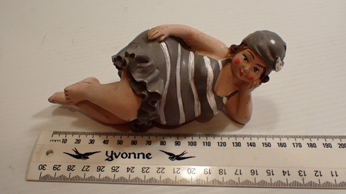1920s Style Reclining Woman In Dress Figurine - Hand Painted - Picture 2 of 6