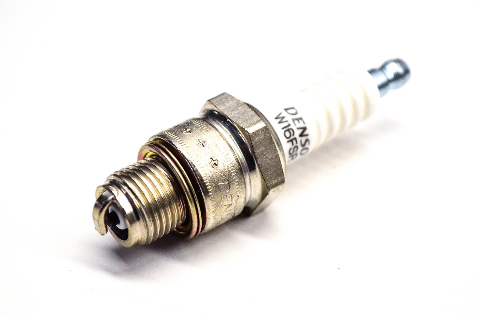 Denso W16FSR, 3033 Spark Plug NOS