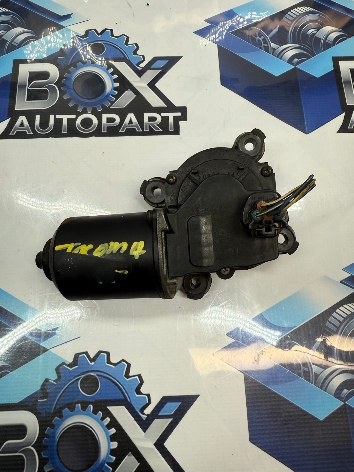 98-04 Toyota Tacoma Windshield Wiper Motor Genuine OEM Part 8511004020