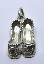VINTAGE, NUVO, STERLING SILVER, CHARM / PENDANT, PAIR OF LADIES SLIPPERS