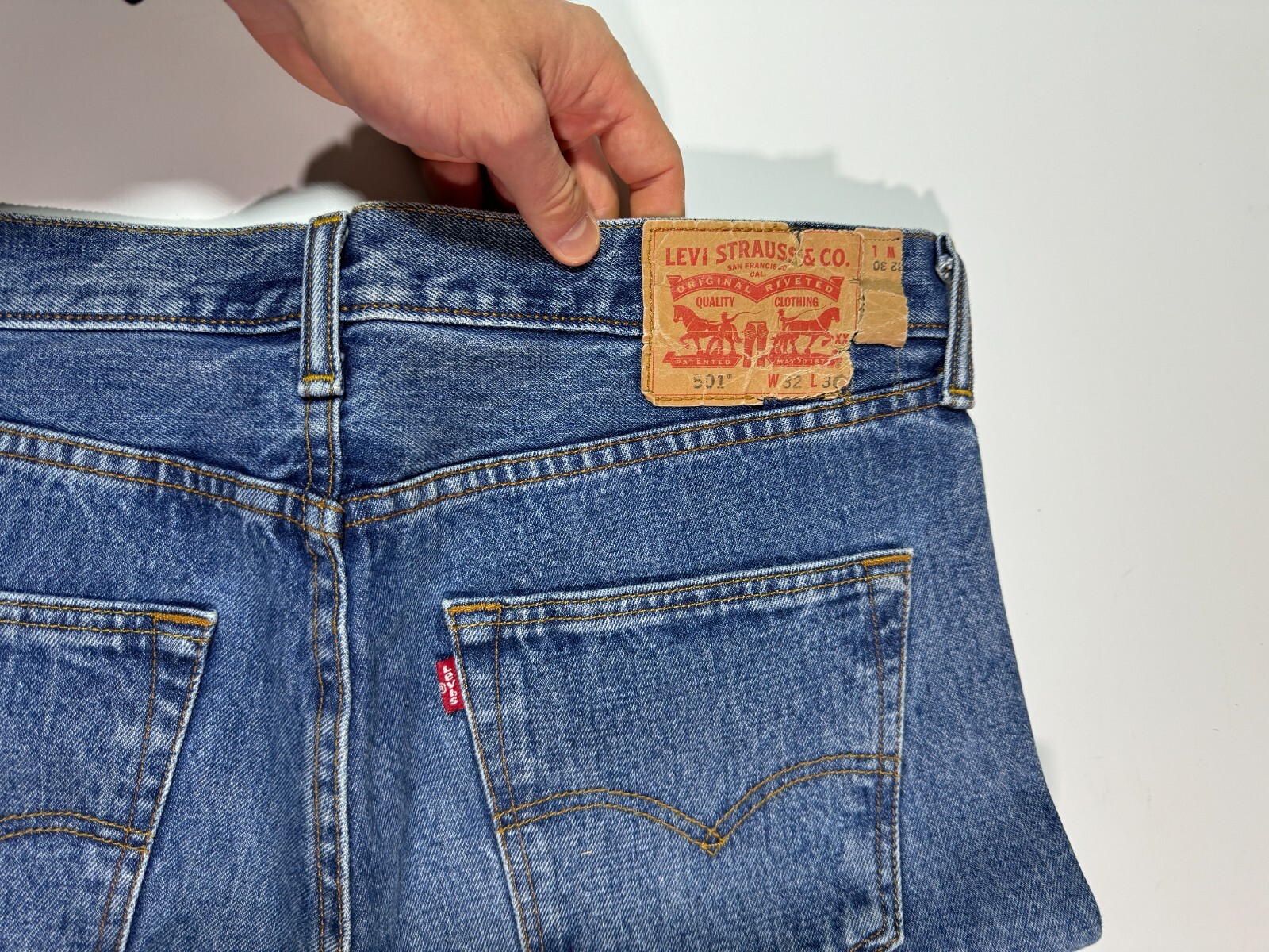 Levi's 501 Jeans Basic Stonewashed Button Fly Blu… - image 7