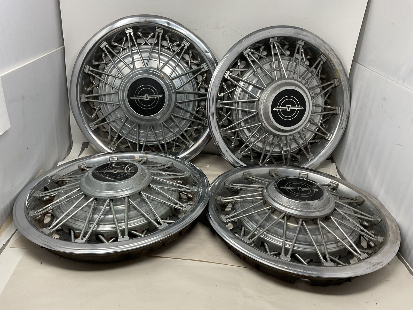 OEM 1980 80 1981 81 1982 82 Ford Thunderbird Wire Hubcap Wheel Cover 14