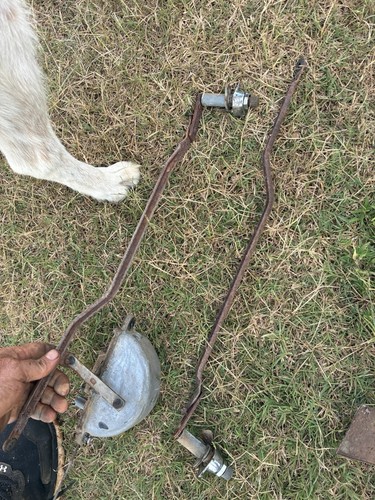 1956 chevy truck wiper motor And Rods Untested - Picture 4 of 5