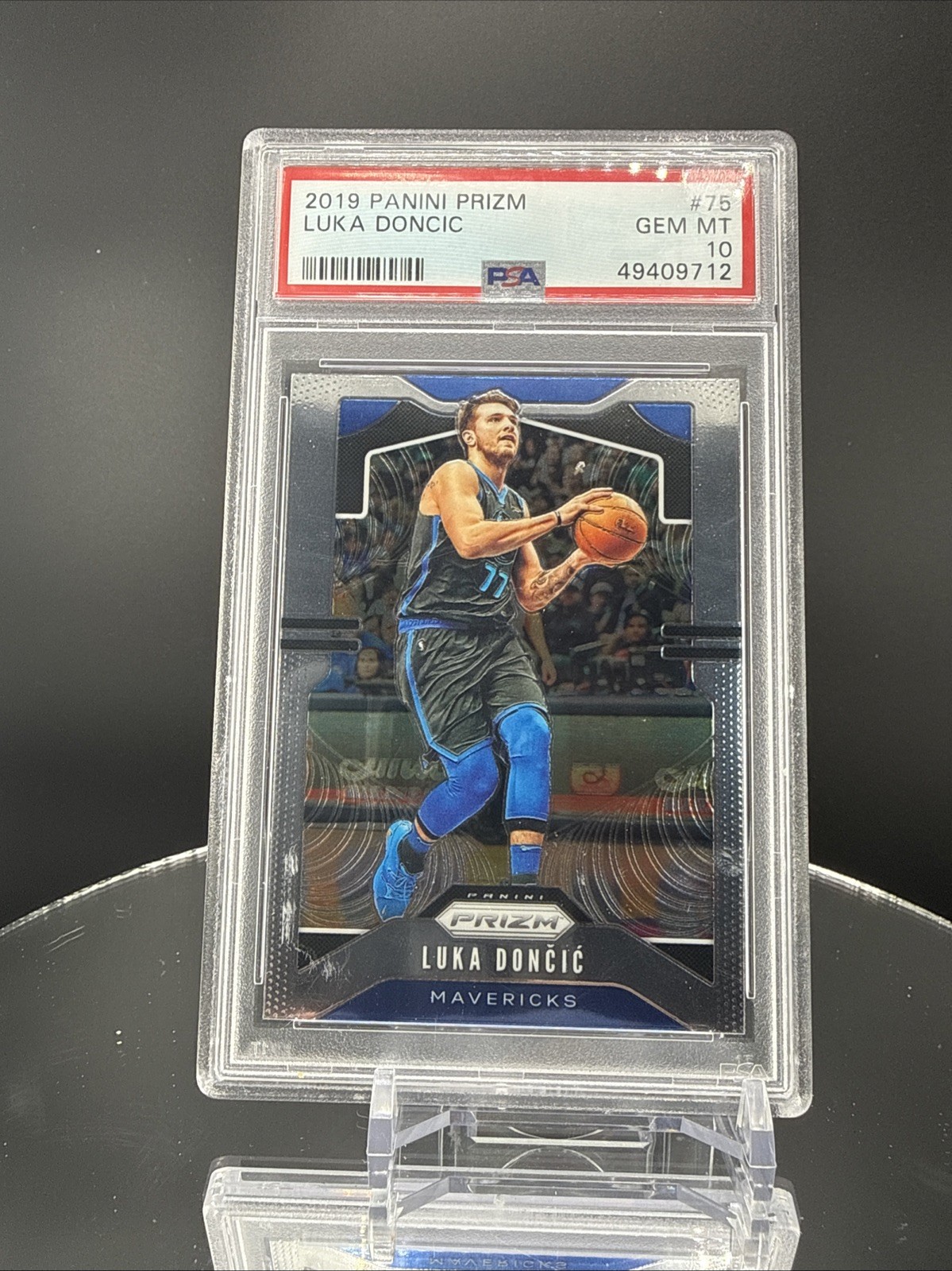 2019 Panini Prizm Luka Doncic #75 Dallas Mavericks PSA 10