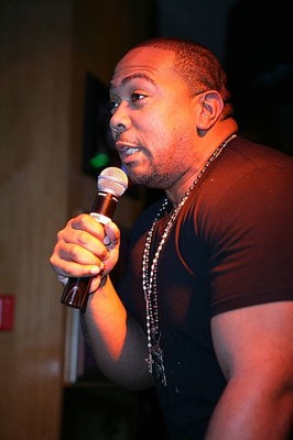 Timbaland performs at the Hard Rock Cafe on December 17 2009 in Ho- Old Photo 4
