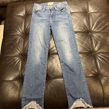 FRAME Le High Straight-leg Jeans W/ Raw-edge Triangle Hem In White Chapel 24