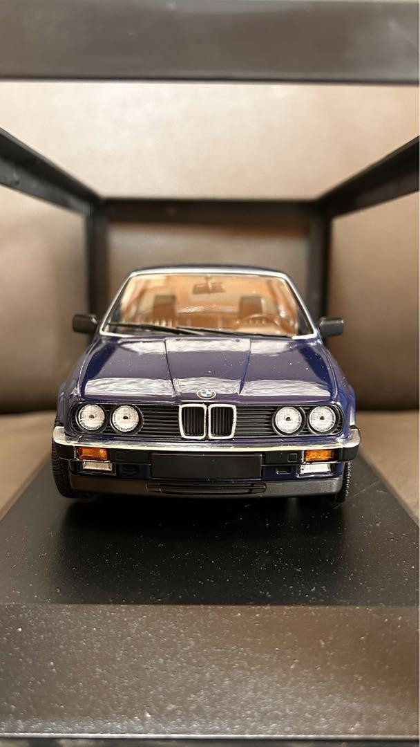 ミニチャンプス 1/18 BMW 323I 1982 ブルー Minichamps BMW 323i (E30), blue 1982, 1:18 | Model Car World