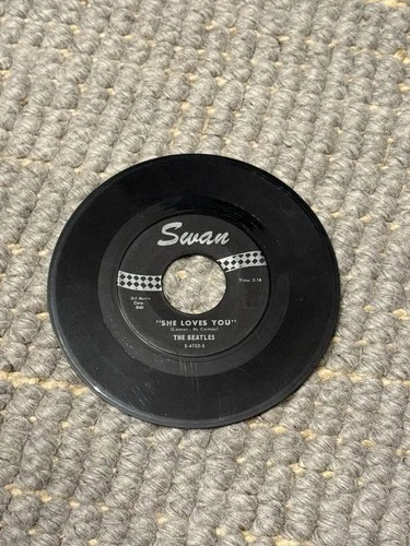 The Beatles She Loves You / I’ll Get You Vinyl 7” Record 45rpm 1964 Swan VG+