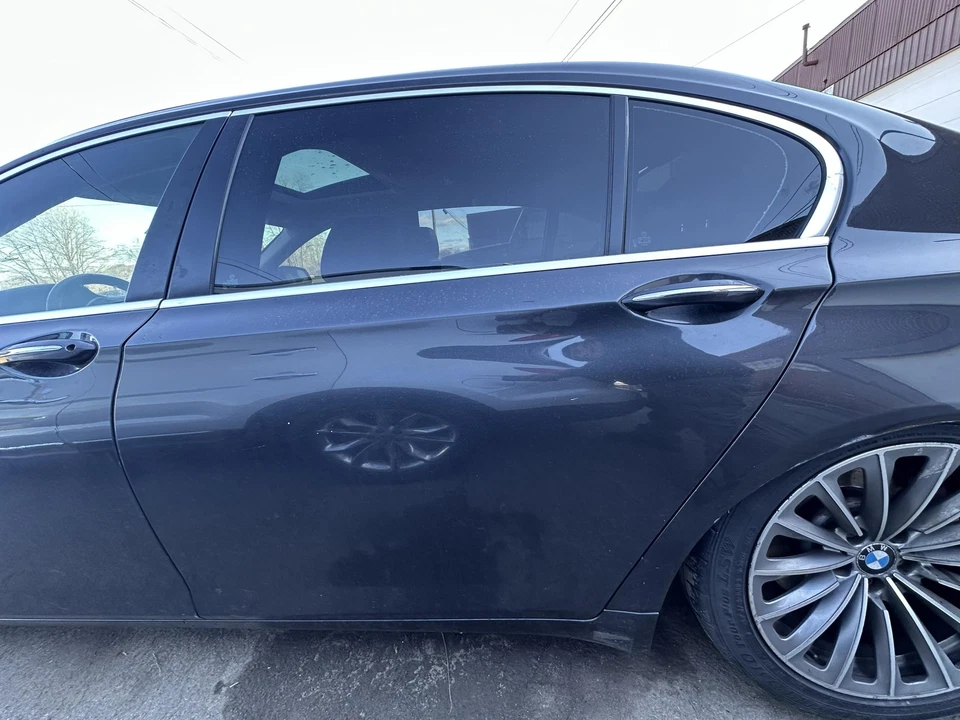 Used Rear Left Door Assembly Rear Side fits: 2012 Bmw 740I i SWB w/o automatic s Foto 2 de 4