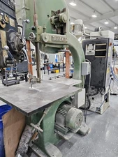 TANNEWITZ MODEL #GHE VERTICAL BAND SAW