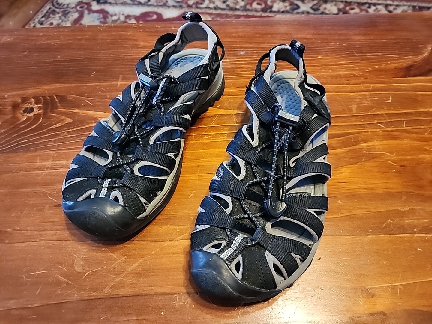 Sandali Keen donna Whisper punta chiusa sport acquatici neri asciugatura rapida taglia 6