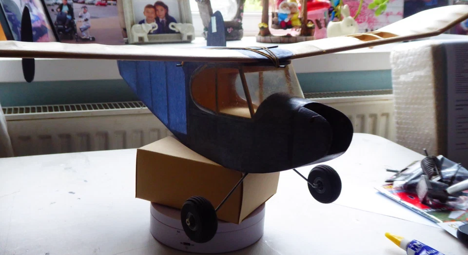 Free Flight balsa model plane TWIN LIZZIE Blue & Cream Tissue 30 Inch Span GOOD - Image 4 of 4