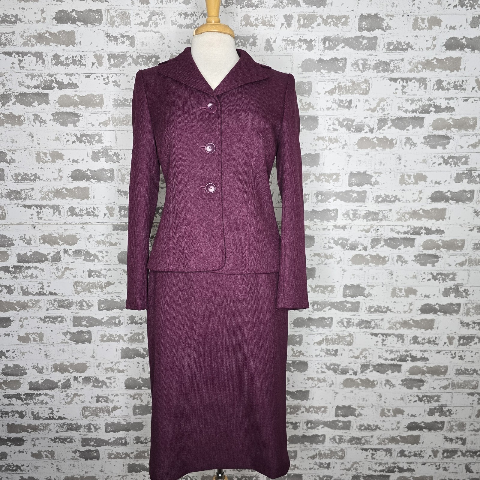 Le Suit 2 Piece Skirt Set Women 6 Burgundy Herringbone Career Business Work Wear