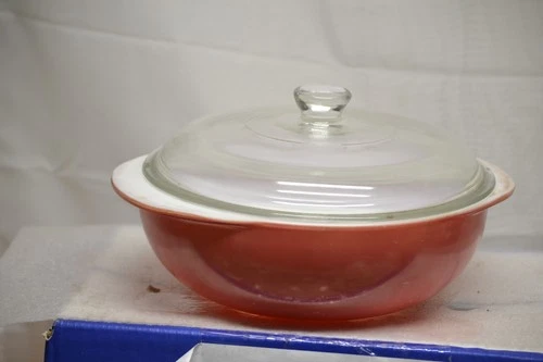 VINTAGE PYREX PINK FLAMINGO CASSEROLE DISH WITH LID 024 2qt.  USA