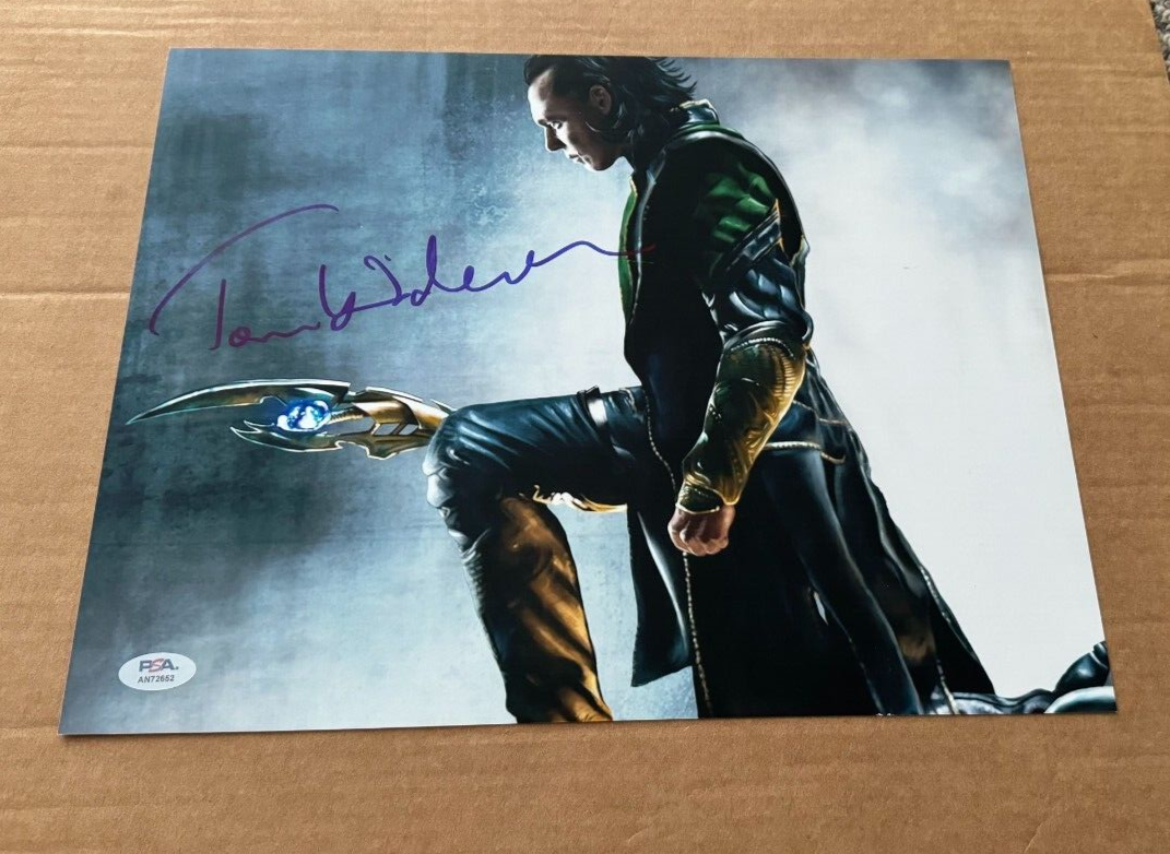 【直筆サイン】トムヒドルストン　アベンジャーズ　ロキ TOM HIDDLESTON SIGNED LOKI AVENGERS 11X14 PHOTO PSA/DNA COA